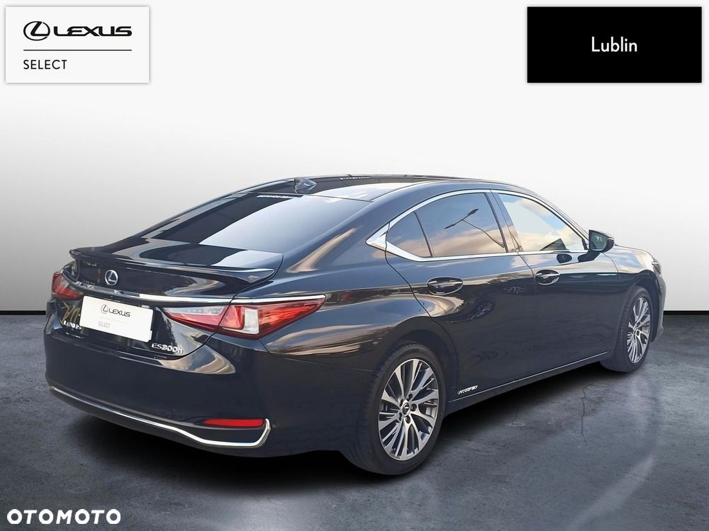 Lexus ES - 5