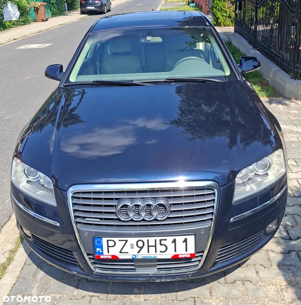 Audi A8 4.2 Quattro - 1