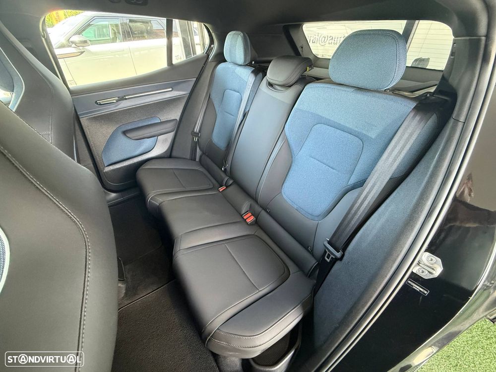 Volvo EX30 69 kWh Twin Motor Black Edition - 7