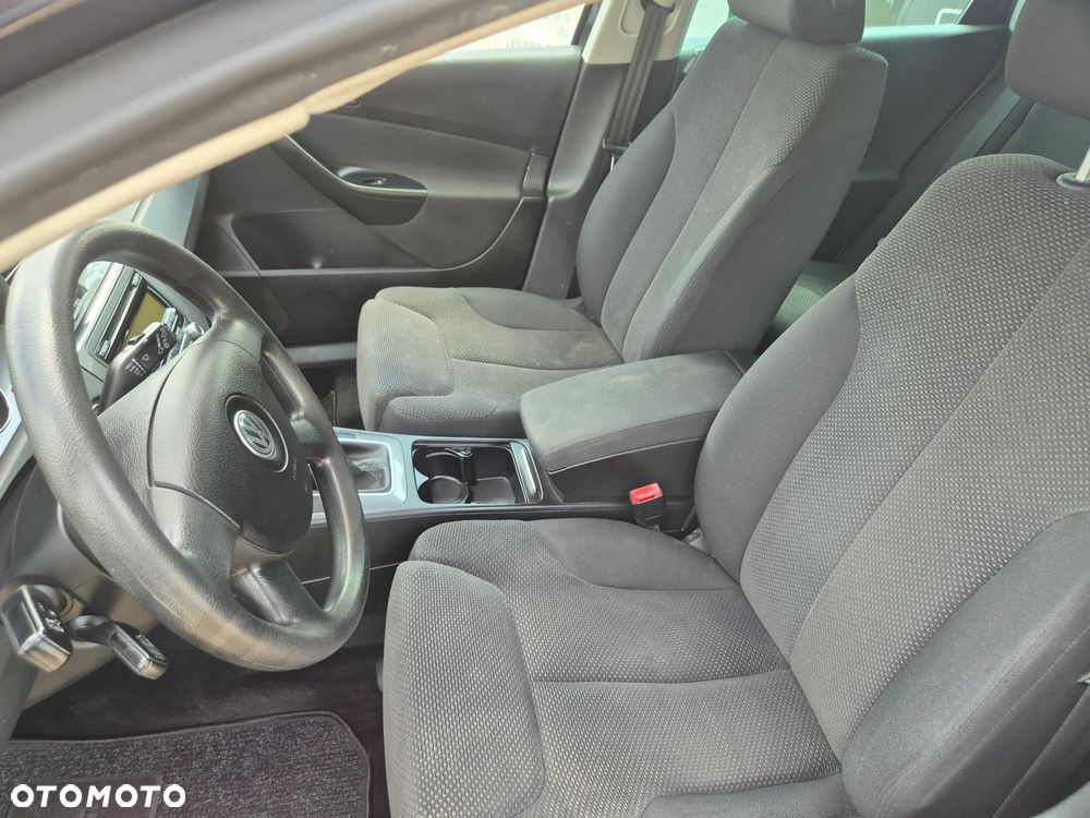 Volkswagen Passat - 27