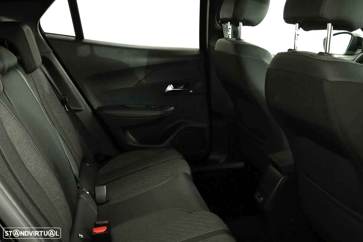 Peugeot 2008 1.2 PureTech Allure - 22