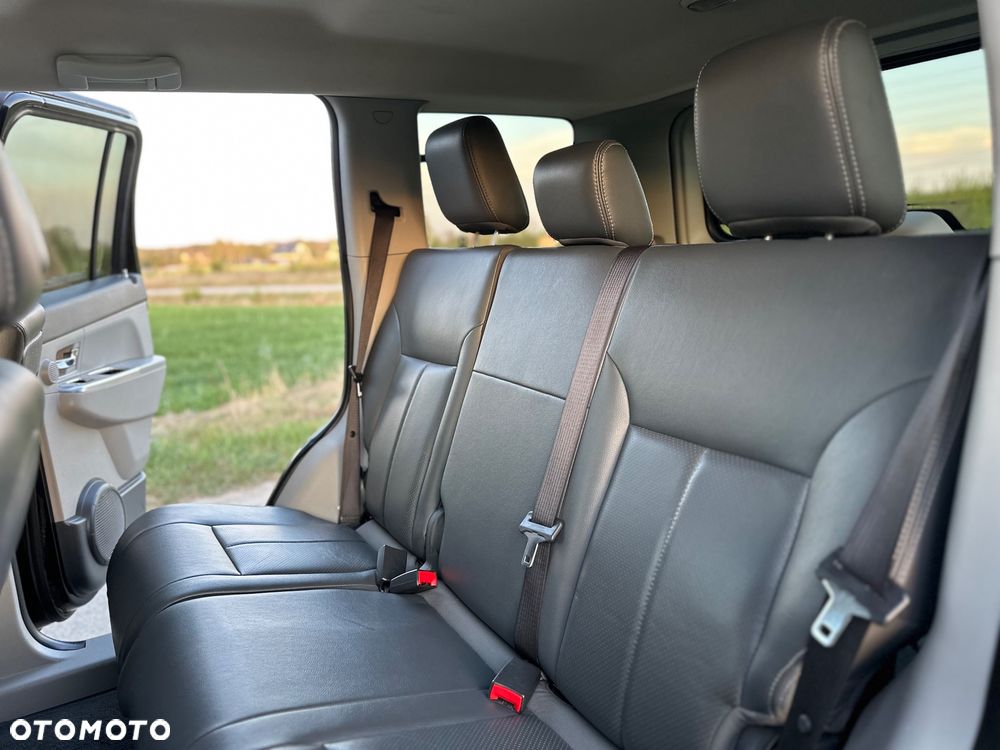 Jeep Cherokee - 32
