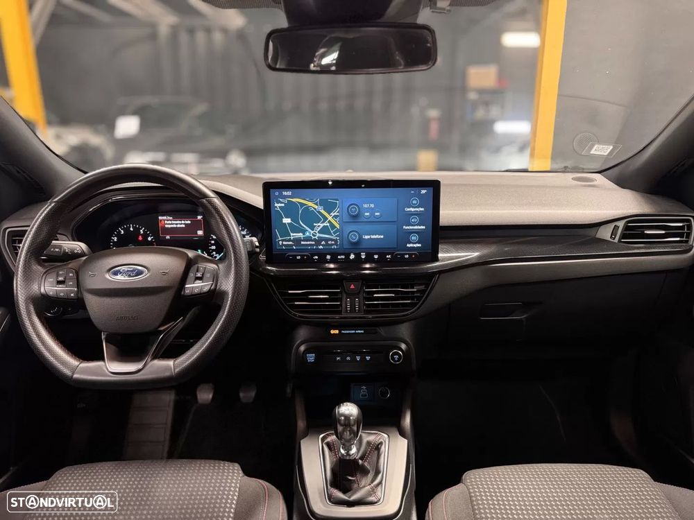 Ford Focus 1.0 EcoBoost MHEV ST-Line Design SIP - 11