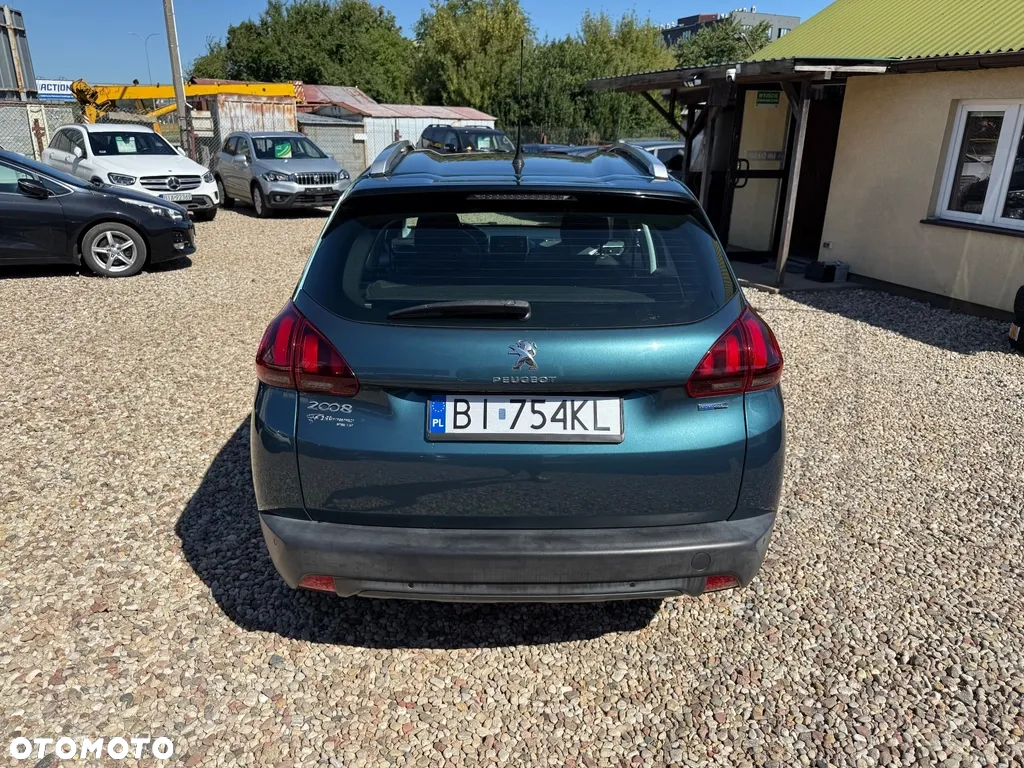Peugeot 2008 1.2 Pure Tech Style - 9