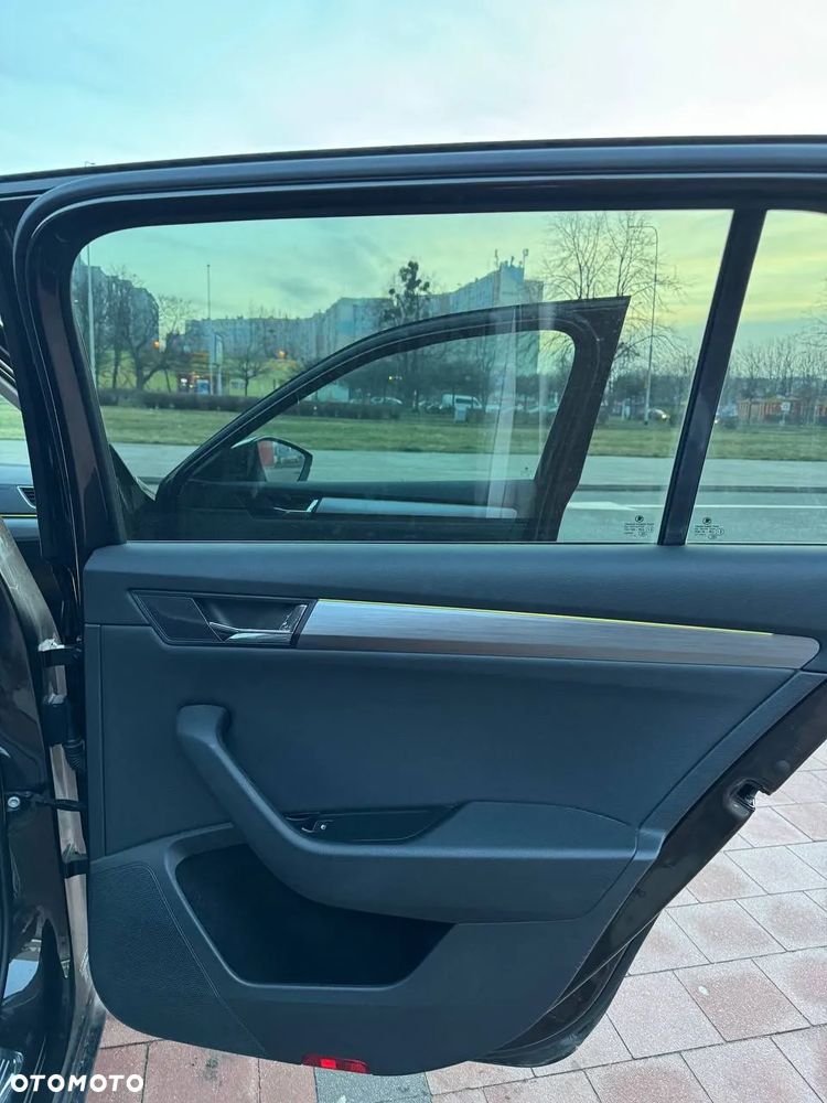 Skoda Superb 2.0 TDI SCR Active DSG - 16
