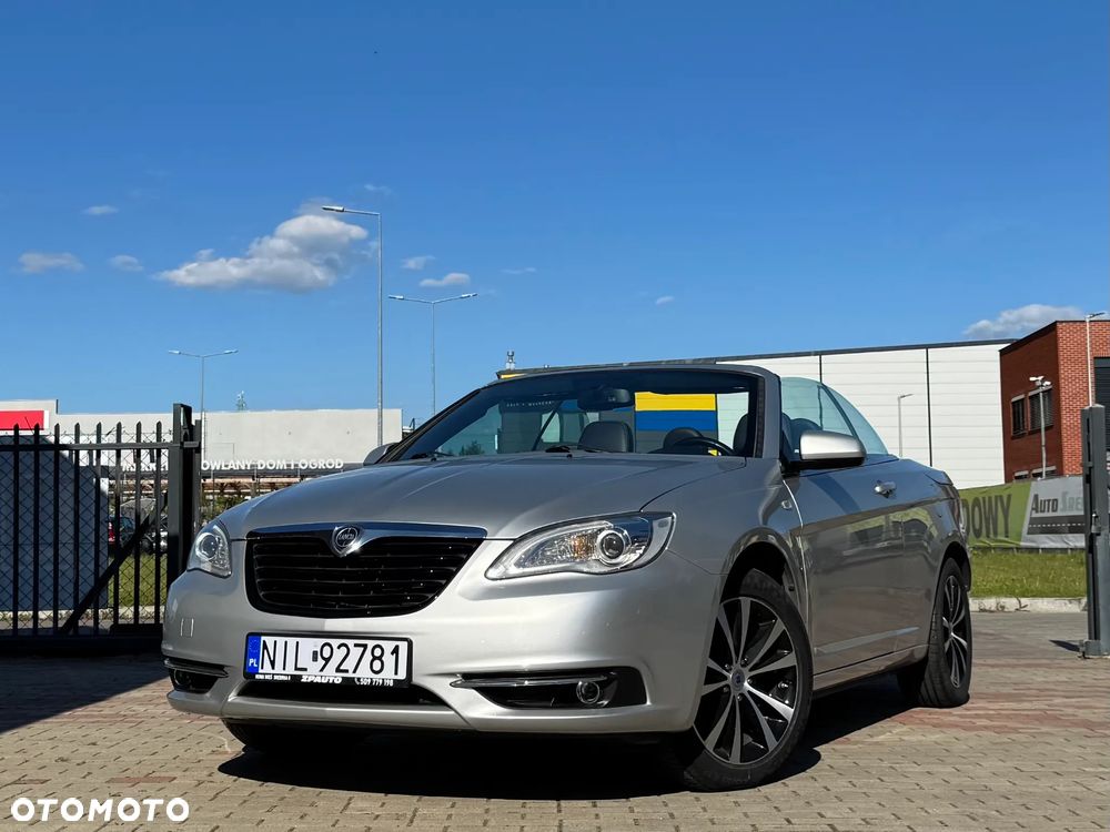 Chrysler 200 - 1