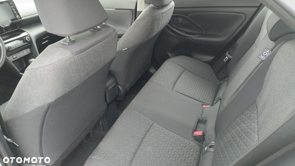 Toyota Yaris Cross Hybrid 1.5 Comfort 4x4 - 13