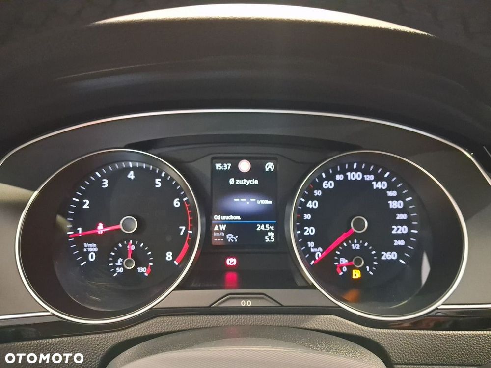 Volkswagen Passat - 28