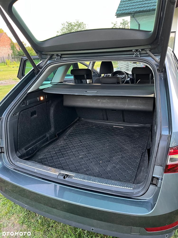 Skoda Superb 2.0 TDI Active DSG7 - 10