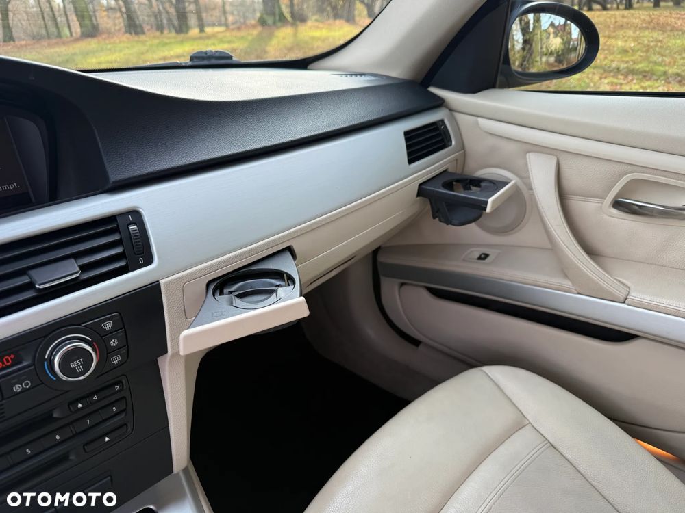 BMW Seria 3 320d xDrive - 22