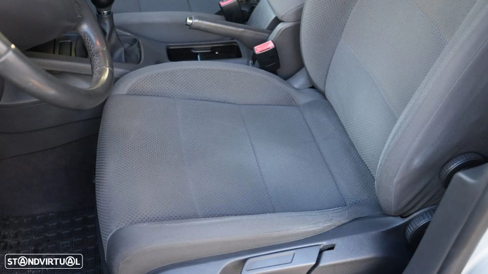 VW Golf 1.9 TDi 6V Trendline AC - 27