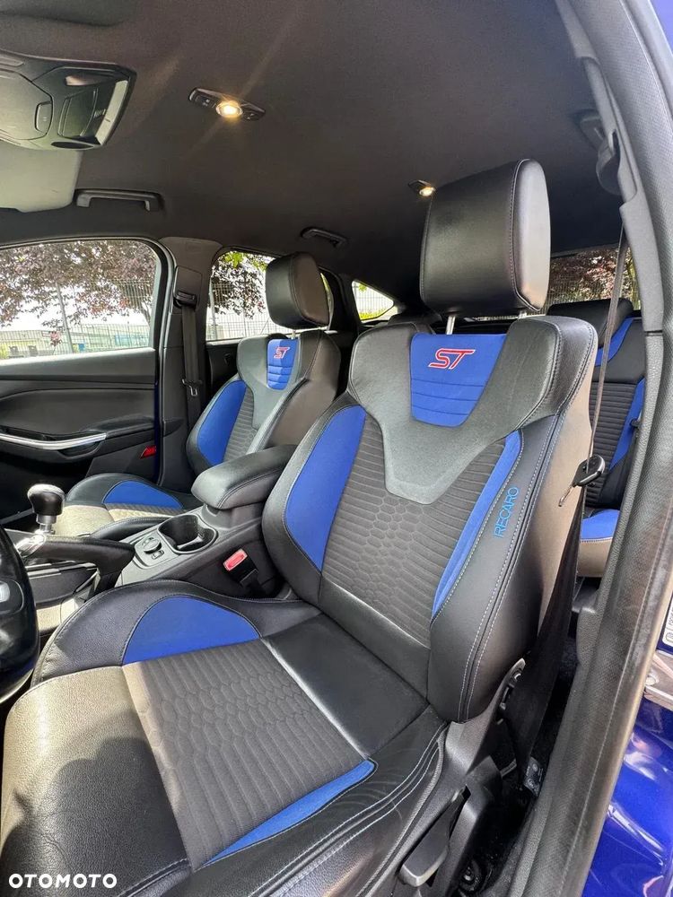 Ford Focus 2.0 EcoBoost ST - 18