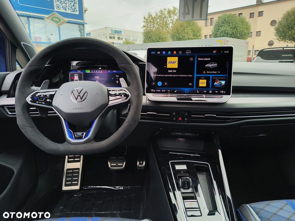 Volkswagen Golf - 14