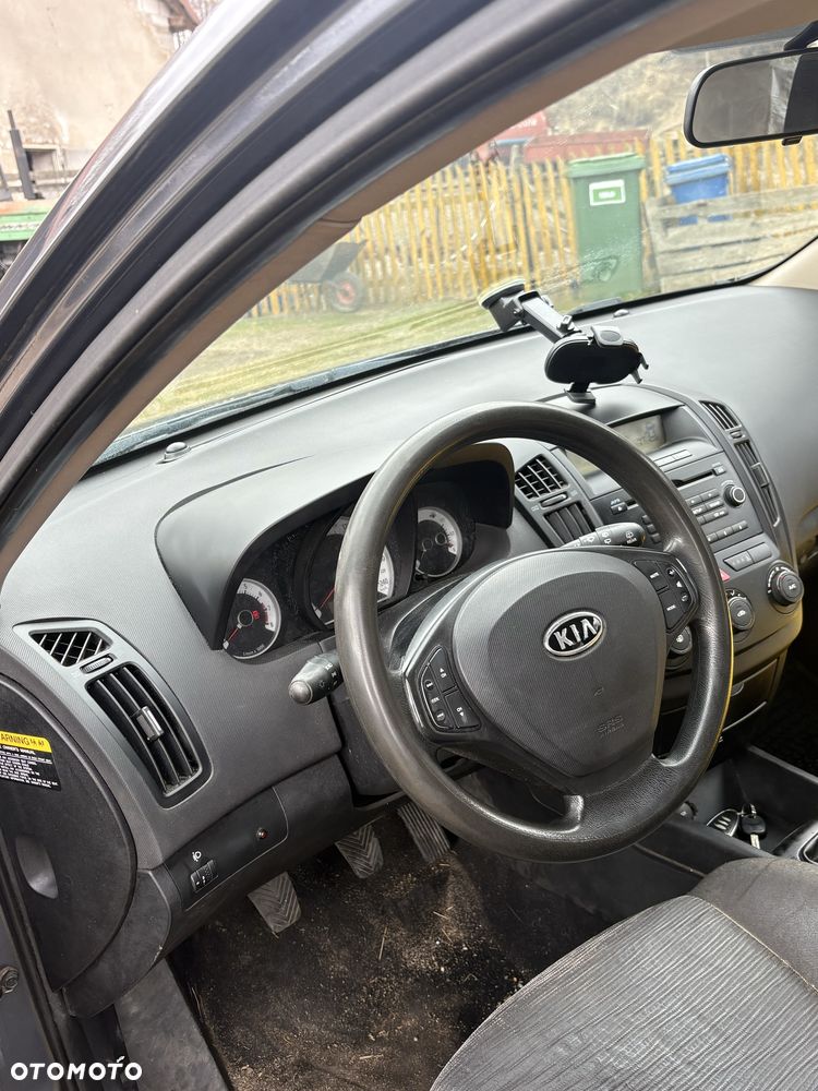Kia Ceed - 7