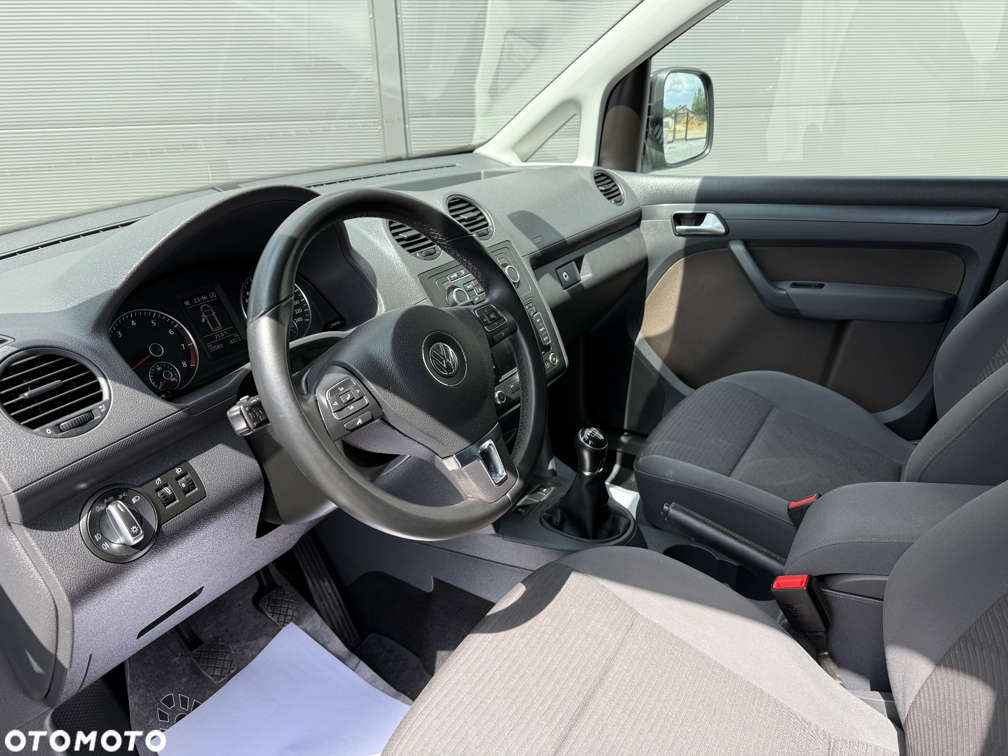 Volkswagen Caddy 1.2 (7-Si.) Edition 30 - 5