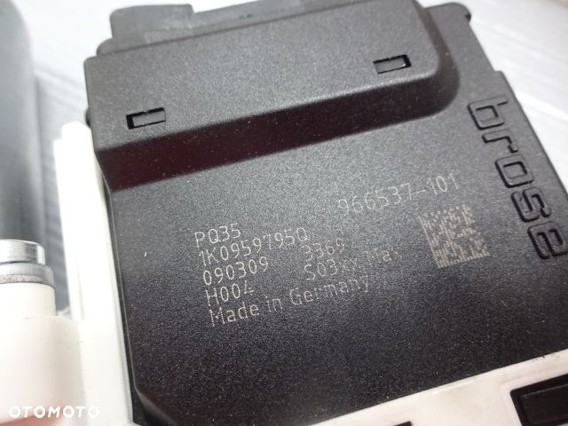 Silniczek szyby VW Passat CC L.T 3C8959703B - 2