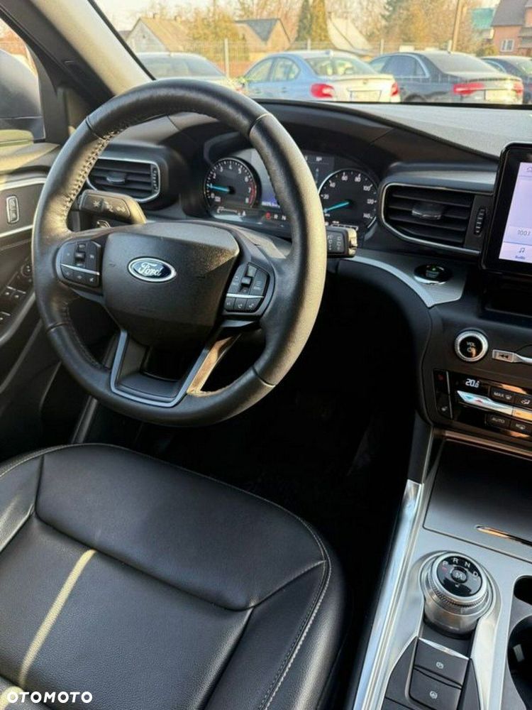 Ford Explorer - 25