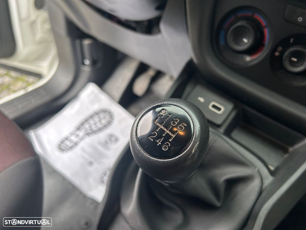 Fiat Doblo 1.6 Diesel 3 lugares Iva Dedutivel - 18