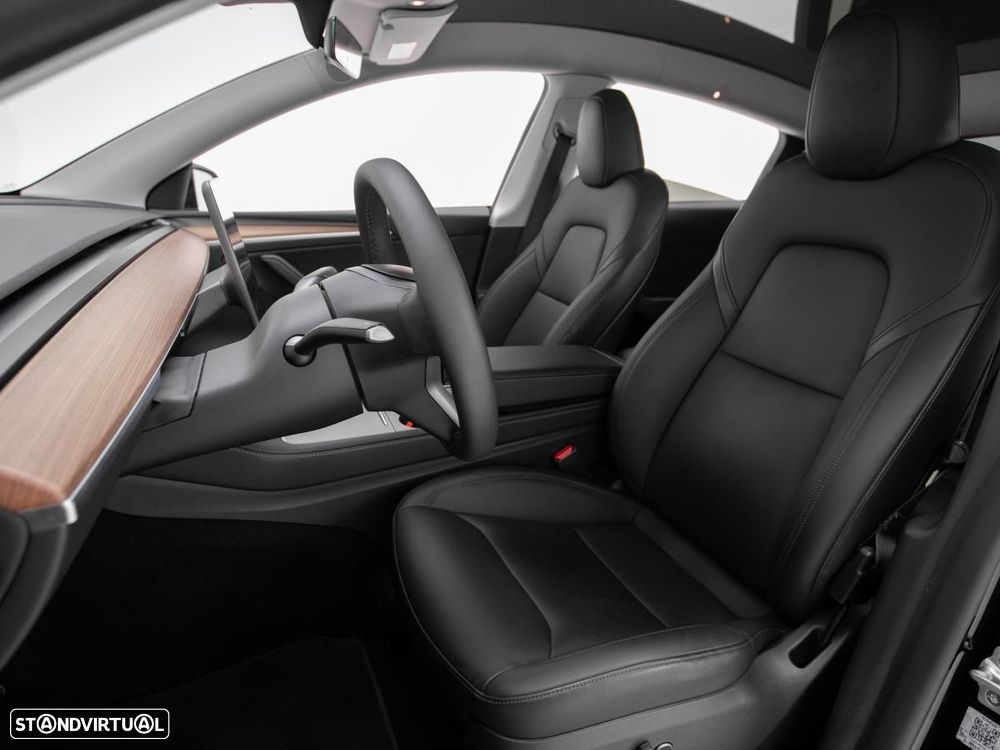 Tesla Model Y Long Range Dual Motor AWD - 9