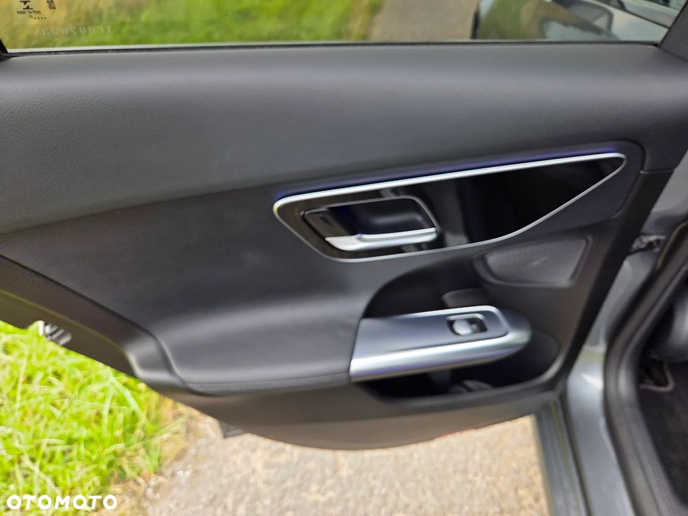Mercedes-Benz Klasa C 220 d 9G-TRONIC - 32