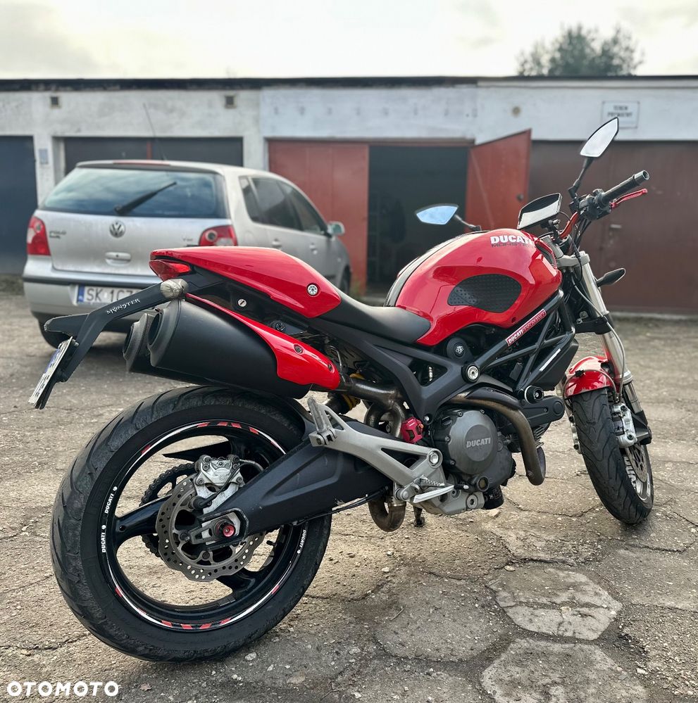 Ducati Monster - 10