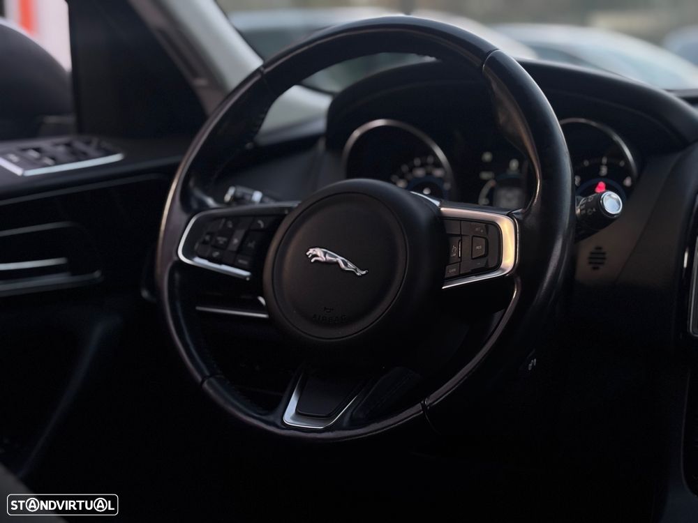 Jaguar F-Pace 2.0 i4D Prestige AWD Aut. - 8