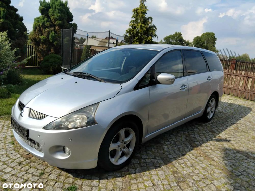 Mitsubishi Grandis 2.4 Intense - 1