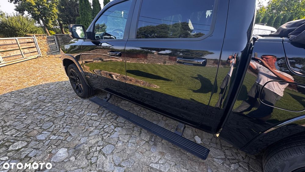 RAM 1500 5.7 eTorque Crew Cab Shortbed Laramie Black - 10