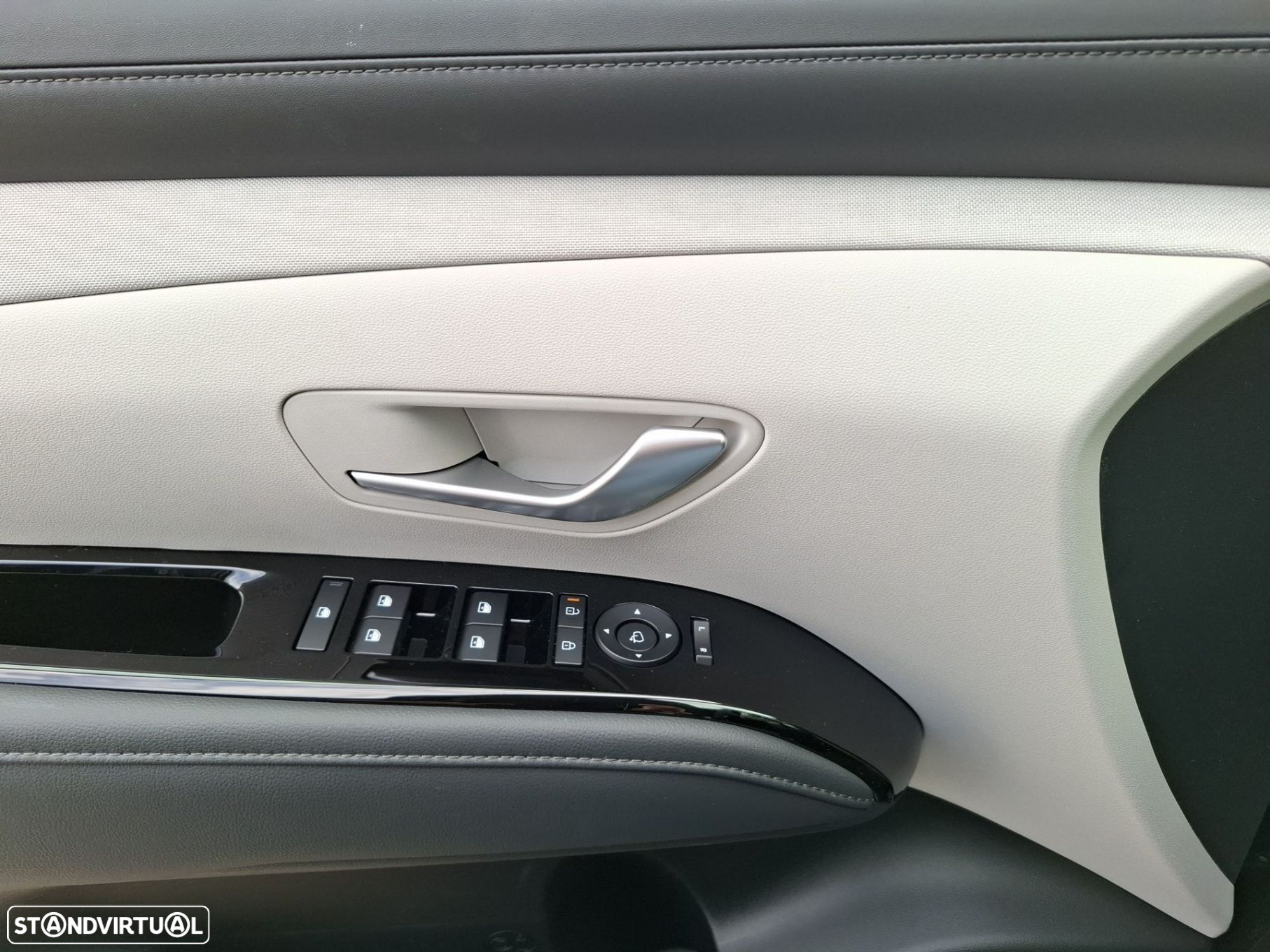 Hyundai Tucson 1.6 T-GDI HEV Vanguard - 24
