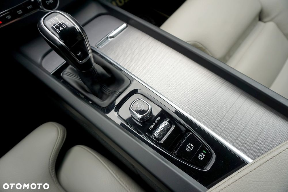 Volvo XC 60 D4 AWD Inscription - 33