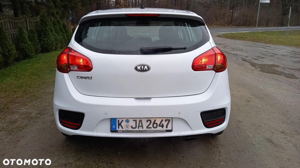 Kia Ceed 1.4 L - 5
