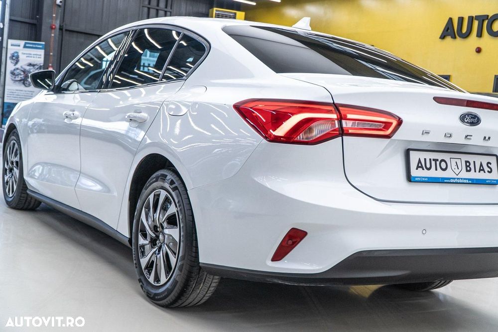 Ford Focus 1.0 EcoBoost Titanium - 32