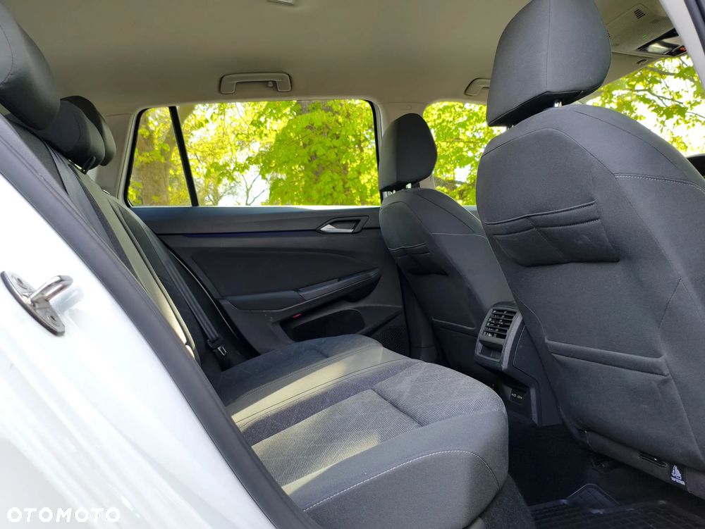 Volkswagen Golf - 24