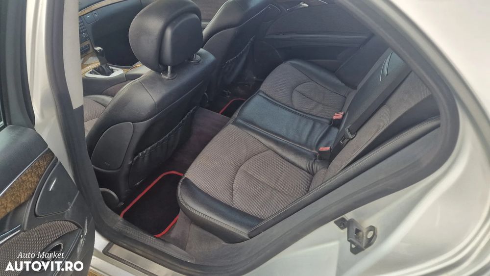 Mercedes-Benz W111 - 8