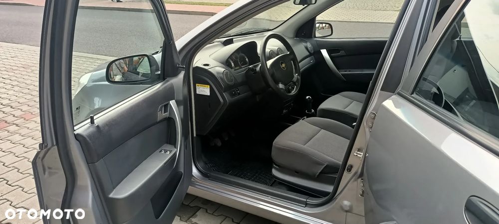 Chevrolet Aveo - 8