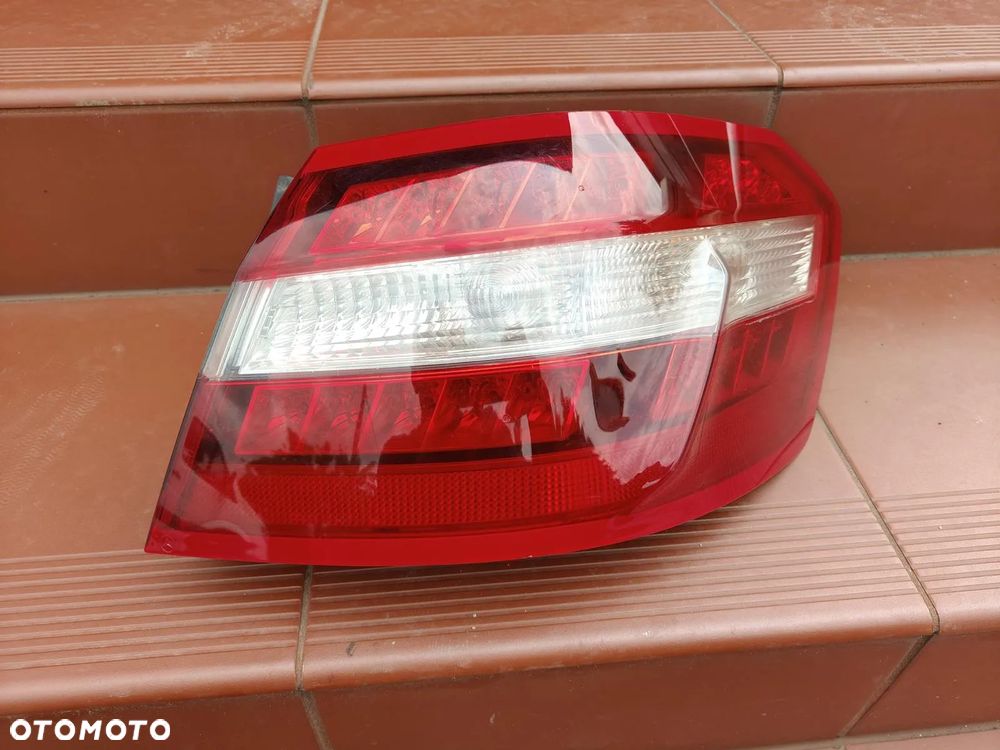 MERCEDES W212 Sedan Lampa Tylna Prawa Led Tył - 4