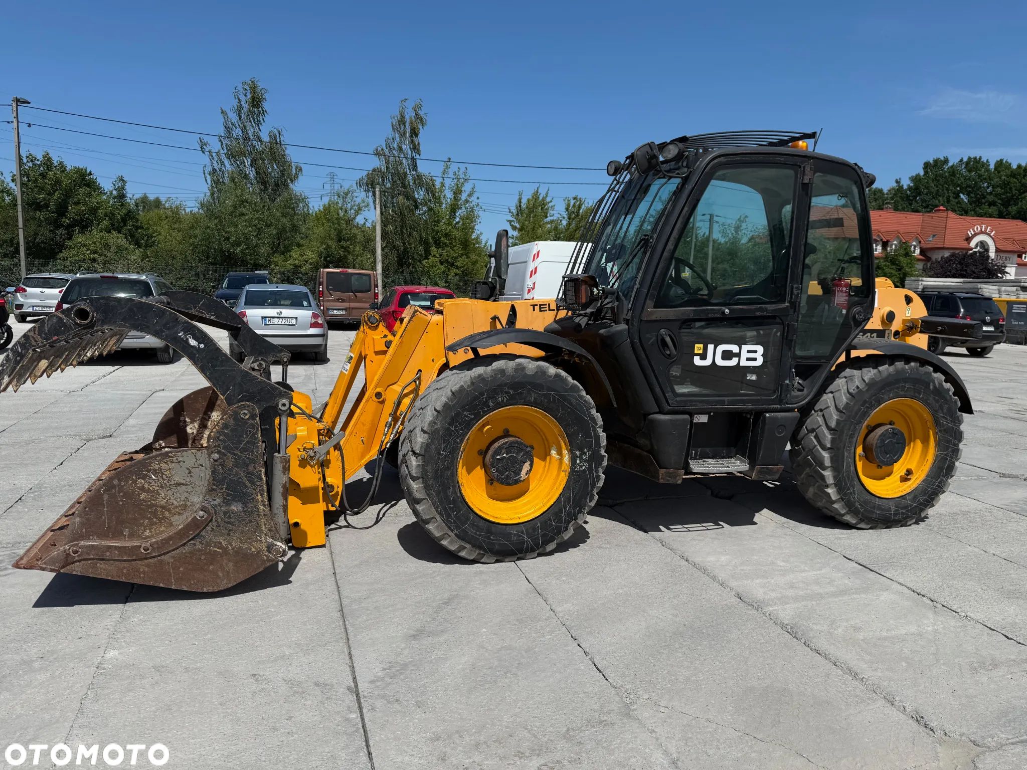 JCB 541-70 / 2009 / Łyżka Szczęka z Chwytakiem / Widły - 1