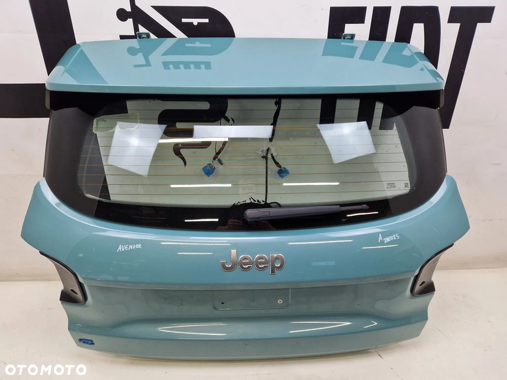 Klapa pokrywa bagażnika Jeep Avenger