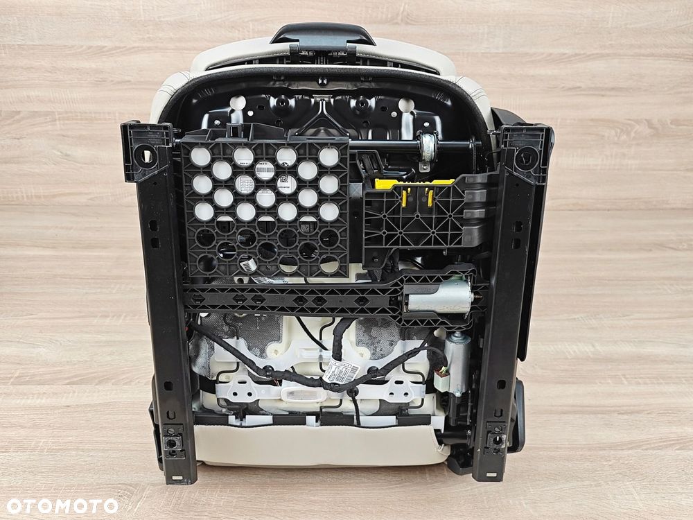 FOTELE KANAPA BOCZKI WNĘTRZE BMW 4 I4 G26 M-PAKIET AMBIENTE 17km EUROPA - 10