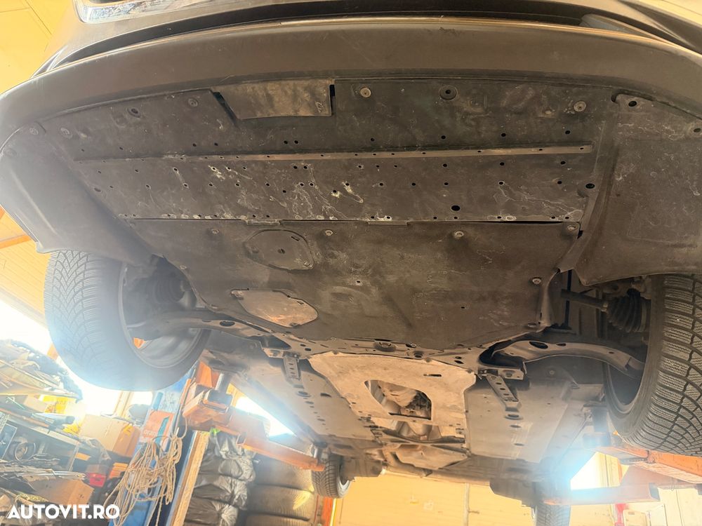 Mazda 3 e-Skyactiv G150 AT MHEV Exclusive-Line - 28
