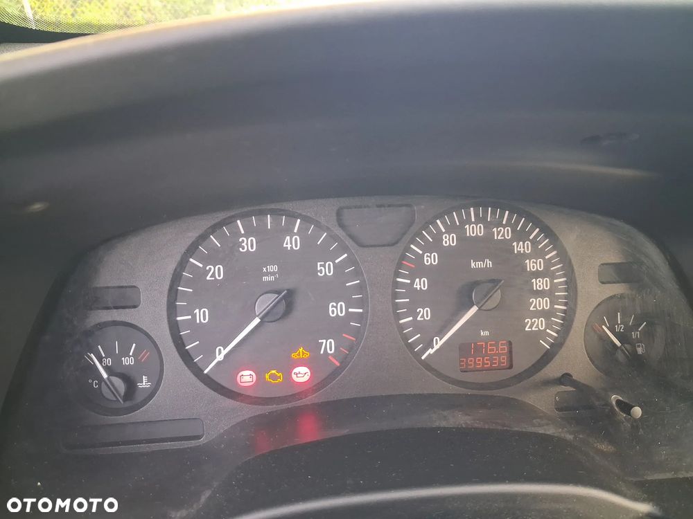 Opel Zafira 1.8 16V Comfort - 3
