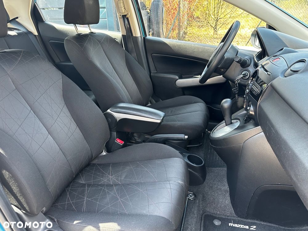 Mazda 2 1.5 Exclusive + - 11
