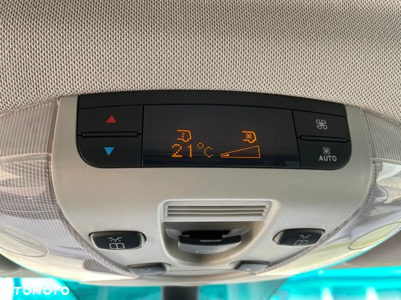 Mercedes-Benz Viano - 11