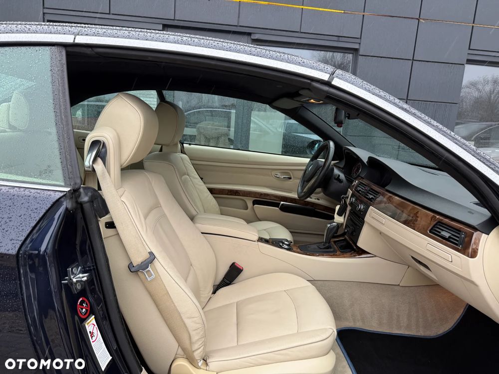 BMW Seria 3 325i Edition Exclusive - 23