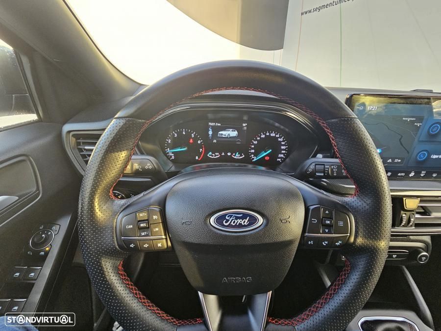 Ford Focus 1.0 EcoBoost MHEV ST-Line - 24