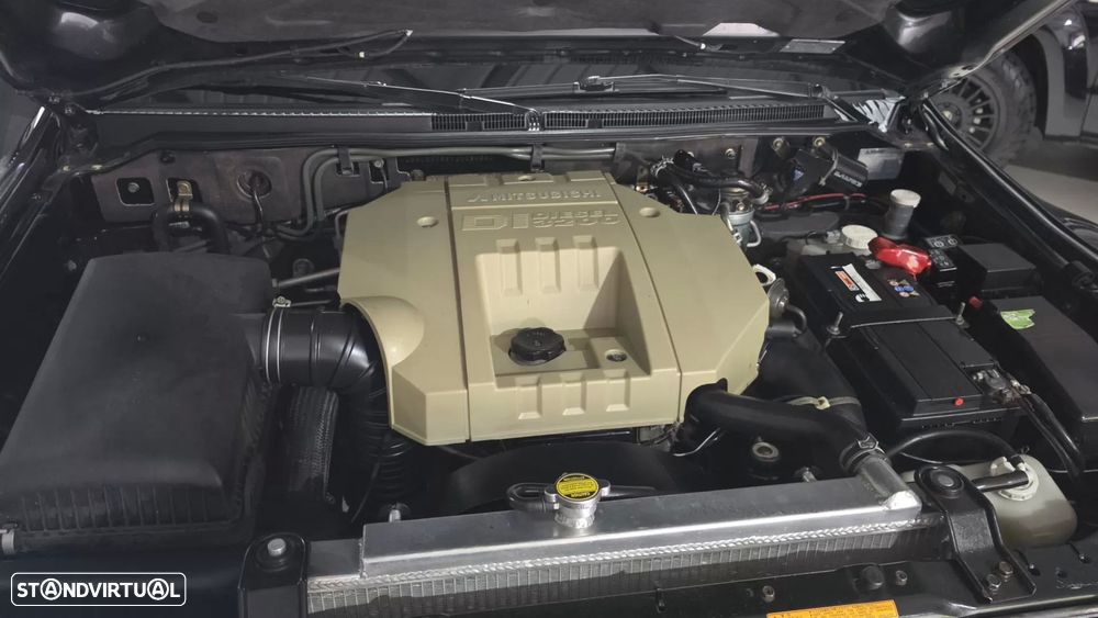 Mitsubishi Pajero 3.2 DI-D GLS ABS+TA Lg - 17
