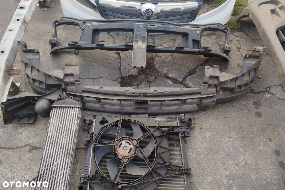 przód kompletny do RENAULT trafic II lift 06-14r OPEL Vivaro lift 06-14r 2,0dci komplet : maska-błotnik przód lewy /prawy -zderzak przód -atrapa przód -listwa atrapy -pas przód /belka/chłodnice/+ lampy przód gratis! - 3