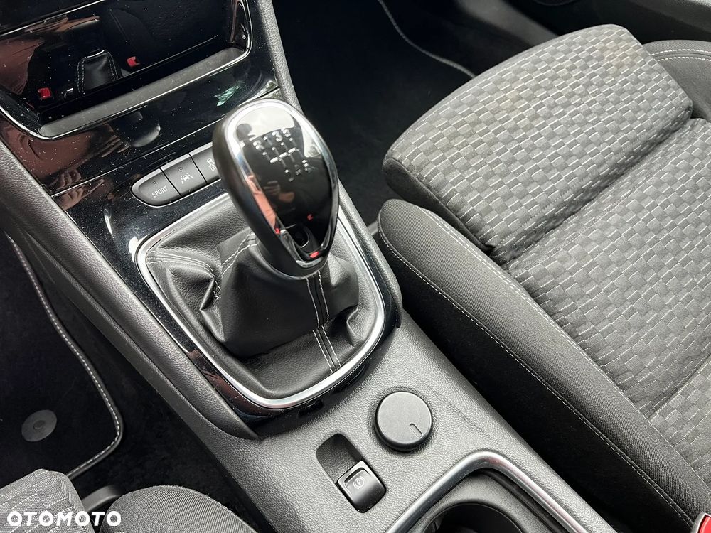 Opel Astra 1.4 Turbo Innovation - 30
