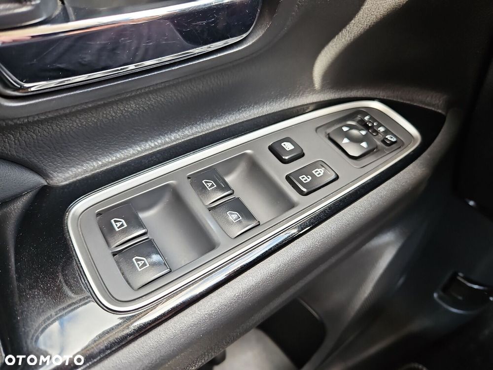 Mitsubishi Outlander - 16