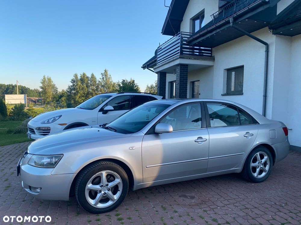 Hyundai Sonata - 9